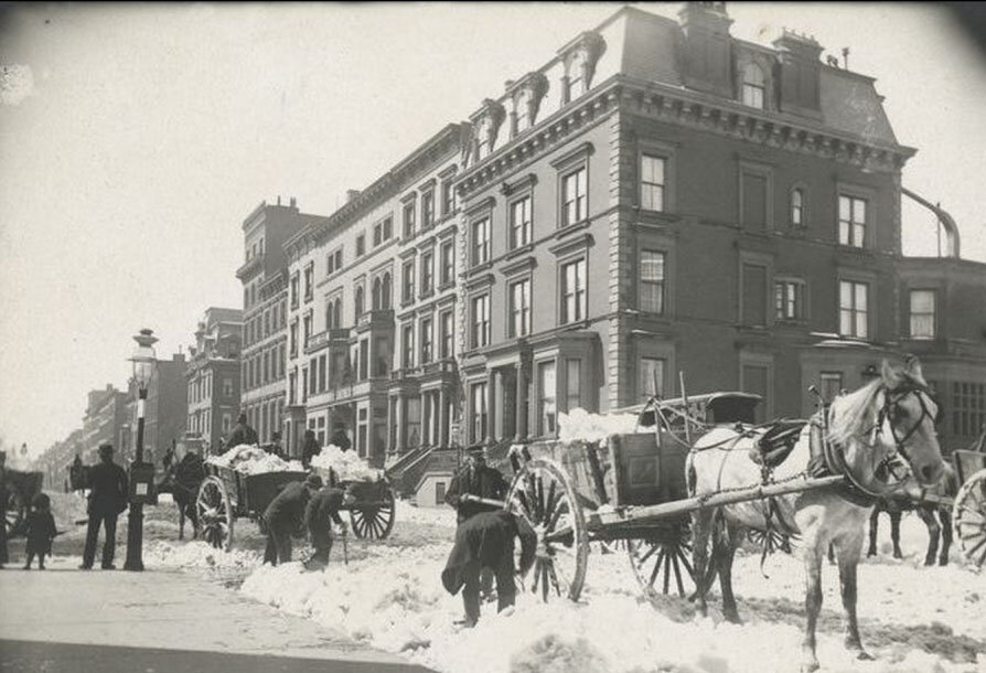 вывоз снега конными экипажами в конце XIX века