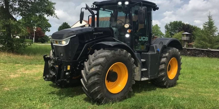 JCB Fastrac самый быстрый трактор в мире