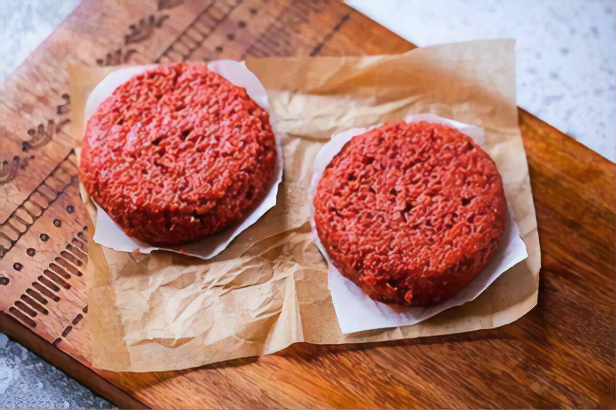 Так выглядят котлетки из искусственного мяса.