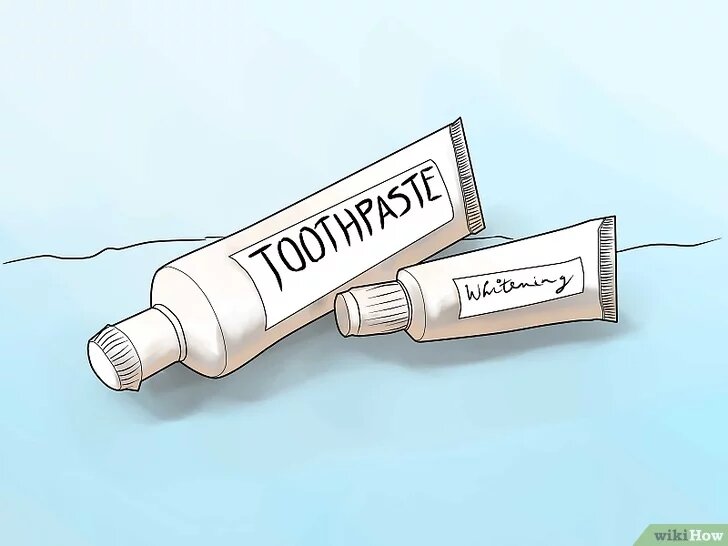 1.Если вы ущемлены в средствах, воспользуйтесь отбеливающей пастой. Тюбик такой пасты обычно стоит не больше 300 рублей в аптеке или супермаркете.