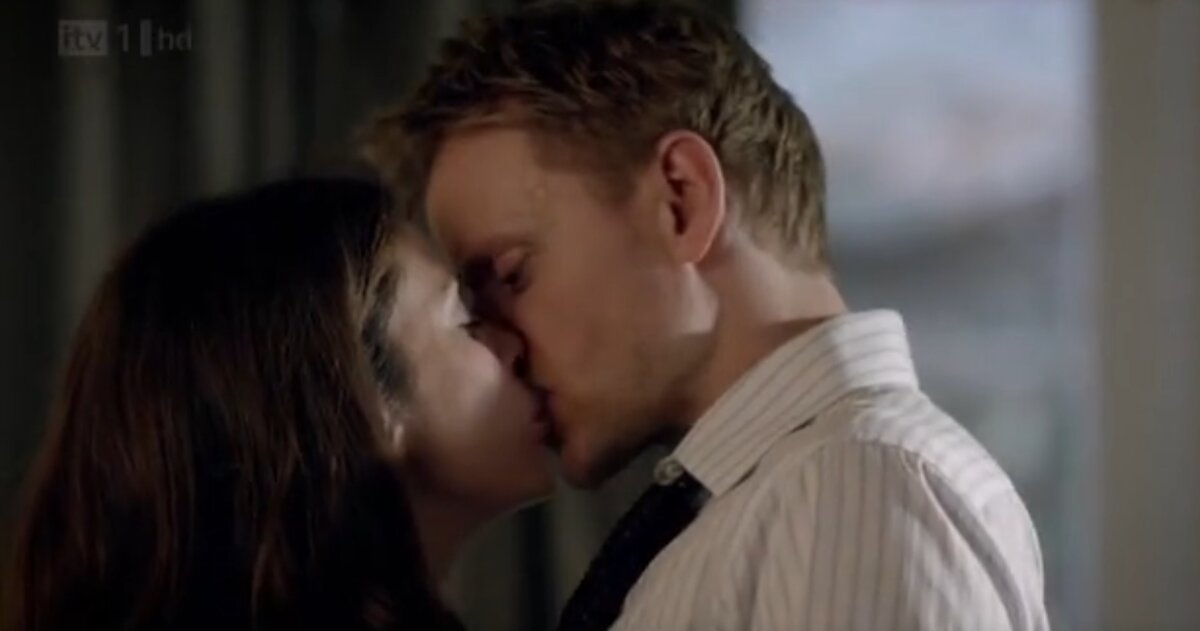 кадр из сериала "Без тебя"/"Without you" © 2011  