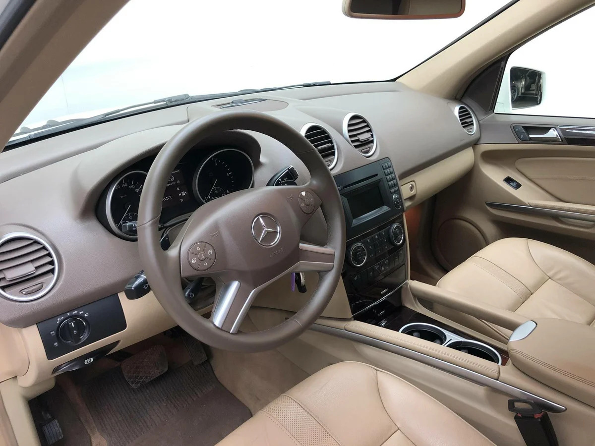 Mercedes-Benz M-Класс  