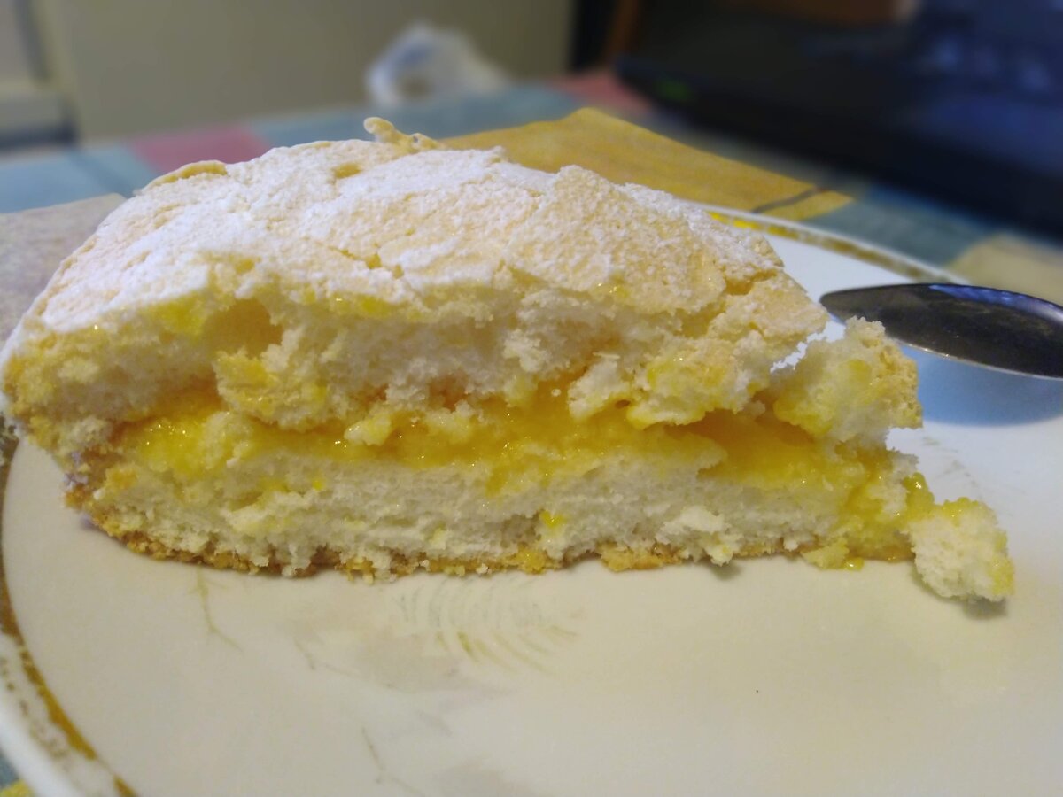 Ангельский бисквит с лимонным курдом