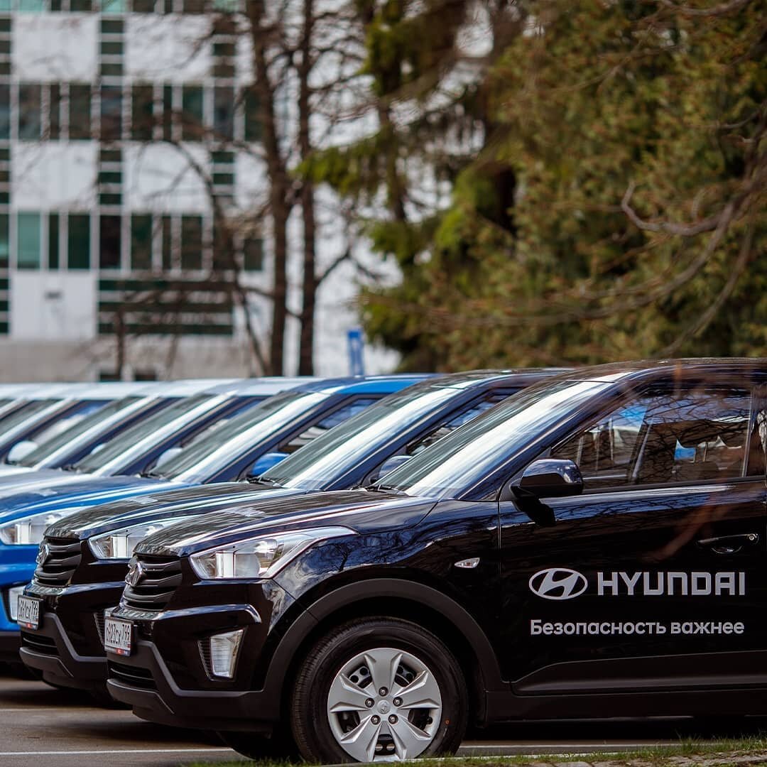 Оставаясь дома сейчас, мы все помогаем спасать жизни. Но #Hyundai решила оказать дополнительную помощь. Компания запустила программу поддержки медиков и волонтеров, участвующих в борьбе с COVID-19