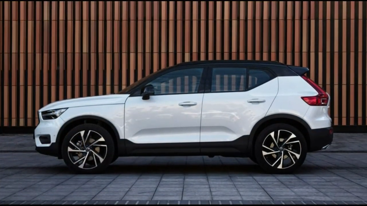 VOLVO XC 40 