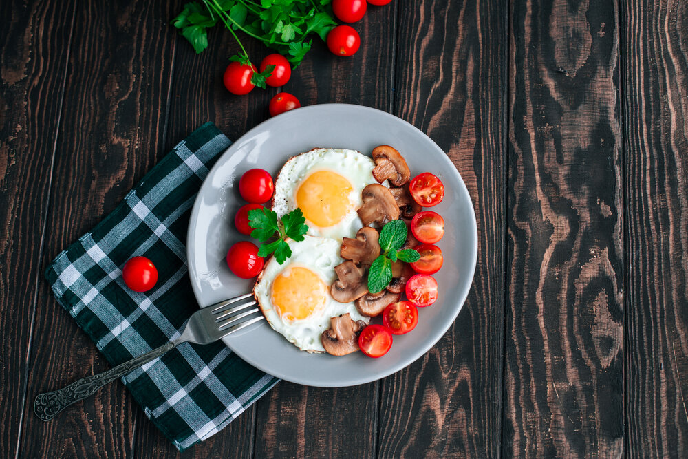 Чем нужно завтракать и какую роль в утреннем насыщении играет ужин