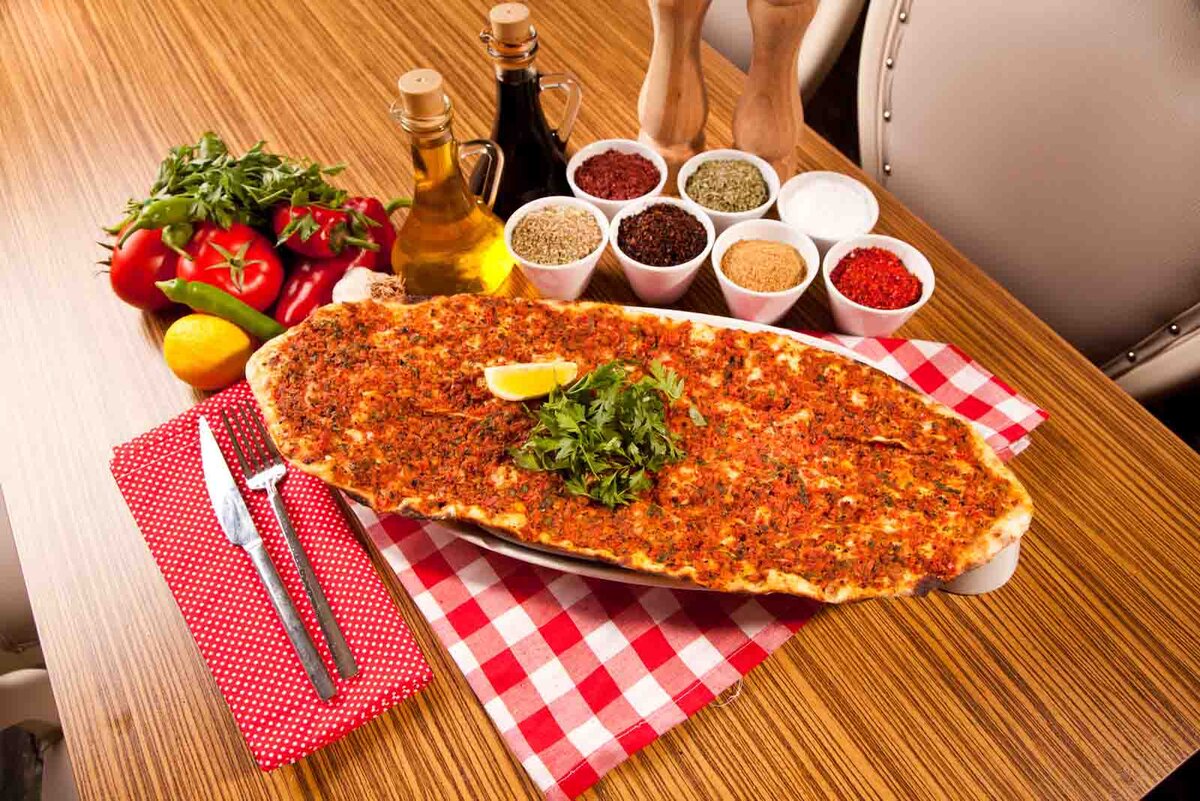 Турецкий лахмаджун, фото из Яндекс.Картинки