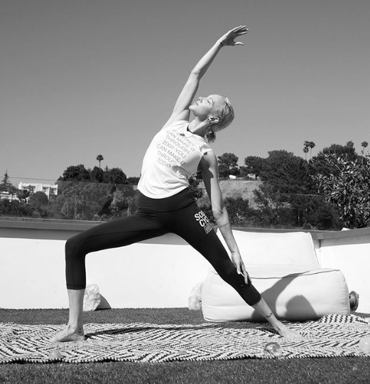 Кэтти активно занимается спортом