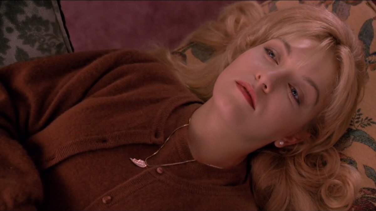 Лора Палмер в исполнении Шерил Ли (кадр из фильма "Твин Пикс: Сквозь огонь")