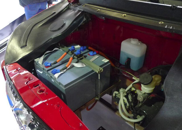 Показываю клон «Мерседеса» за 230 000 рублей. Сборка узбекская, бензин ...