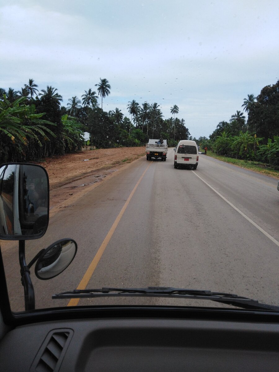 едем, никому не мешаем