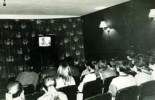 Видеосалон 80-х.