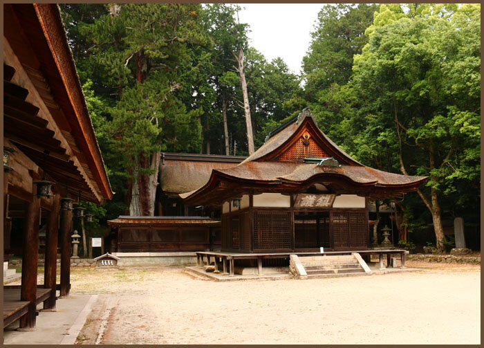 Территория храма Абурахи