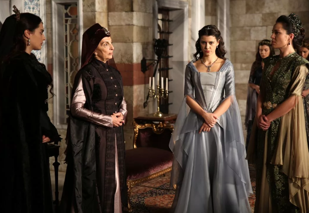 Кадр из сериала Великолепный век, Империя Кесем дружба Хандан и Кесем