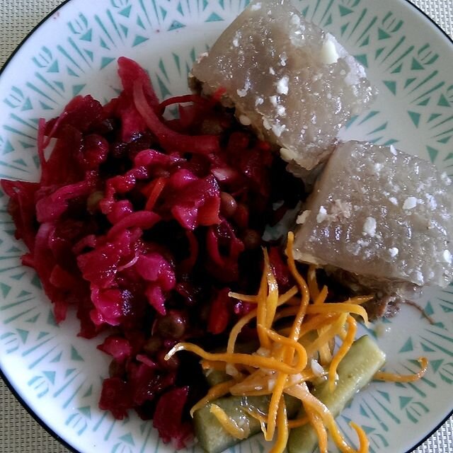 Винегрет с фасолью и холодец. Фото автора "Кулинарные премудрости".