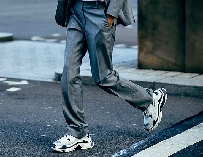 Вместо этого, лучше купите себе, хорошую пару туфлей. 