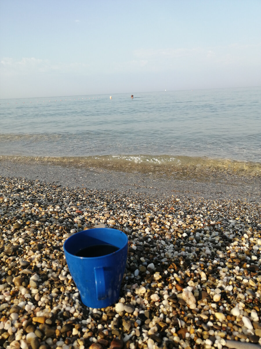 Так, чтобы можно было с утра выпить чашечку кофе на бережке