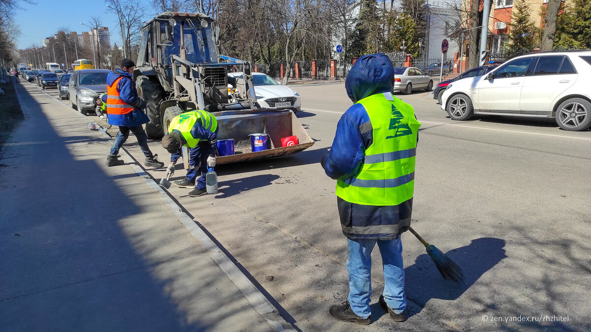 Нелепое благоустройство: город, в котором красят бордюры в серый цвет |  ЖЖитель: путешествия и авиация | Дзен