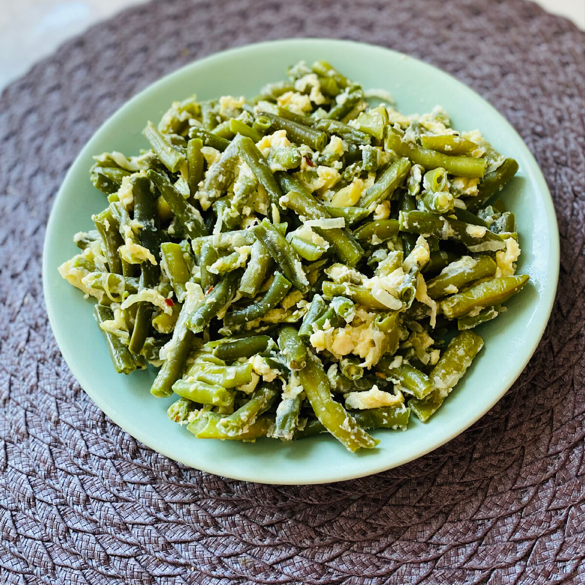 Стручковая фасоль - полезный низкокалорийный продукт.  Хочешь стройную фигуру и отлично себя чувствовать, тогда это твой вариант. Поможет похудеть, улучшить зрение, избавит от головных болей......., и к тому же это еще и вкусно!!!