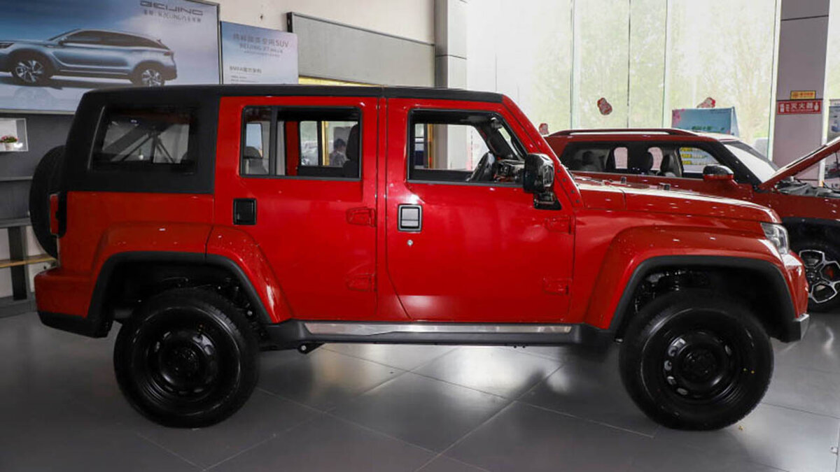 /dorogi/novyj-uaz-469-hanter-2022-2023-goda-s-7-mestnym-salonom-predstavili-na-pervyh-foto