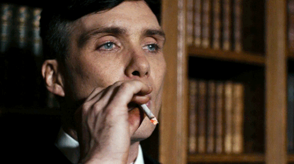 Кадр из сериала «Острые козырьки» 