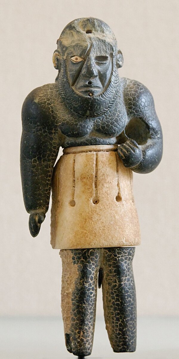 Древняя статуэтка из метеоритного железа