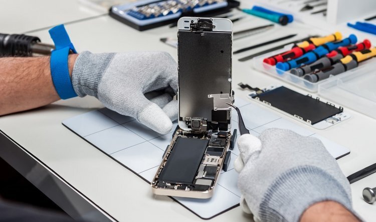 Apple остановила поставки комплектующих для ремонта в свои российские АСЦ