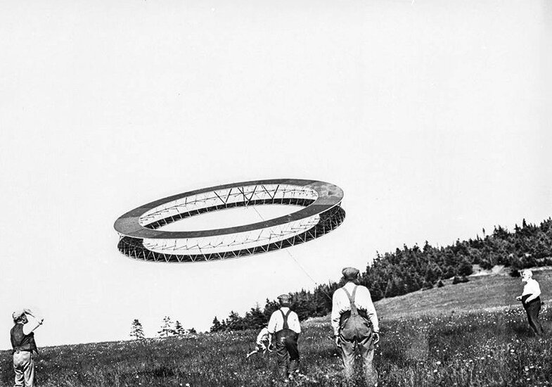 Что же это было? НЛО или секретная разработка?
Источник фото: https://steemitimages.com/p/MvwLKy3SfvJwXFKCRMDAFrt961YSmJRjLYfqSbwqG?format=match&mode=fit&width=1280