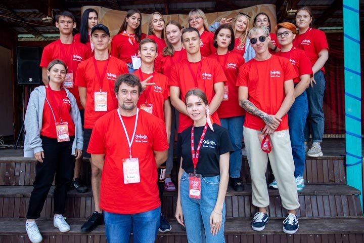 Фото: А. Ершова (в центре в черной футболке)