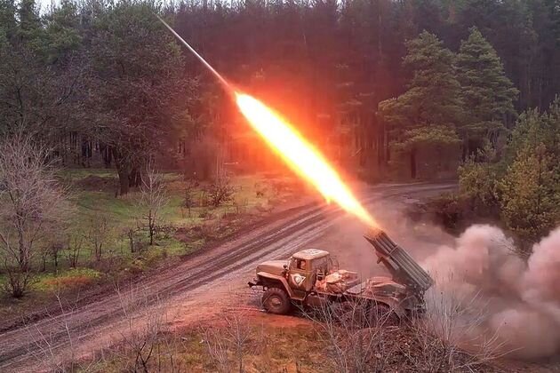    Боевая работа РСЗО «Град» в зоне СВО © Пресс-служба Минобороны/ТАСС