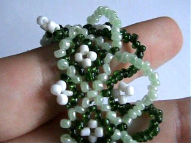 Бисер весь разный. В те времена и такой днём с огнём было не сыщешь.