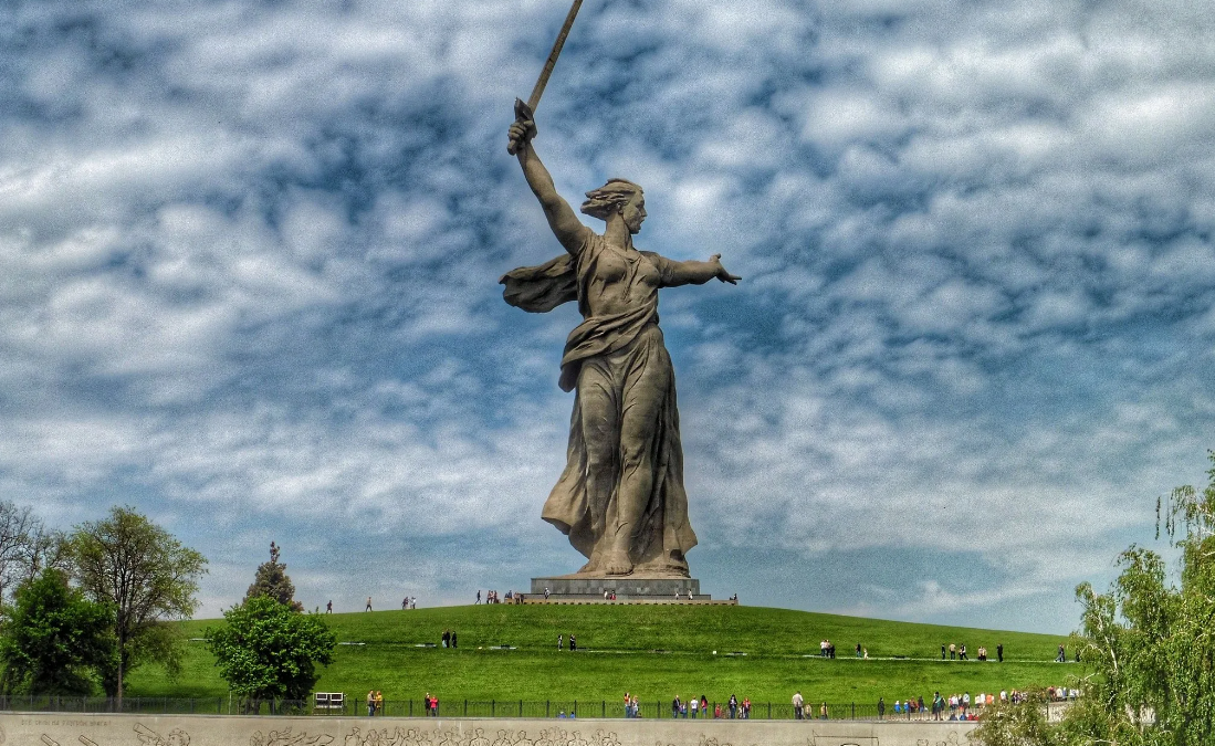 Город герой Волгоград монумент. Обелиск город герой Волгоград. Памятники в городе герое Сталинград-Волгоград. Волгоград город герой герой.