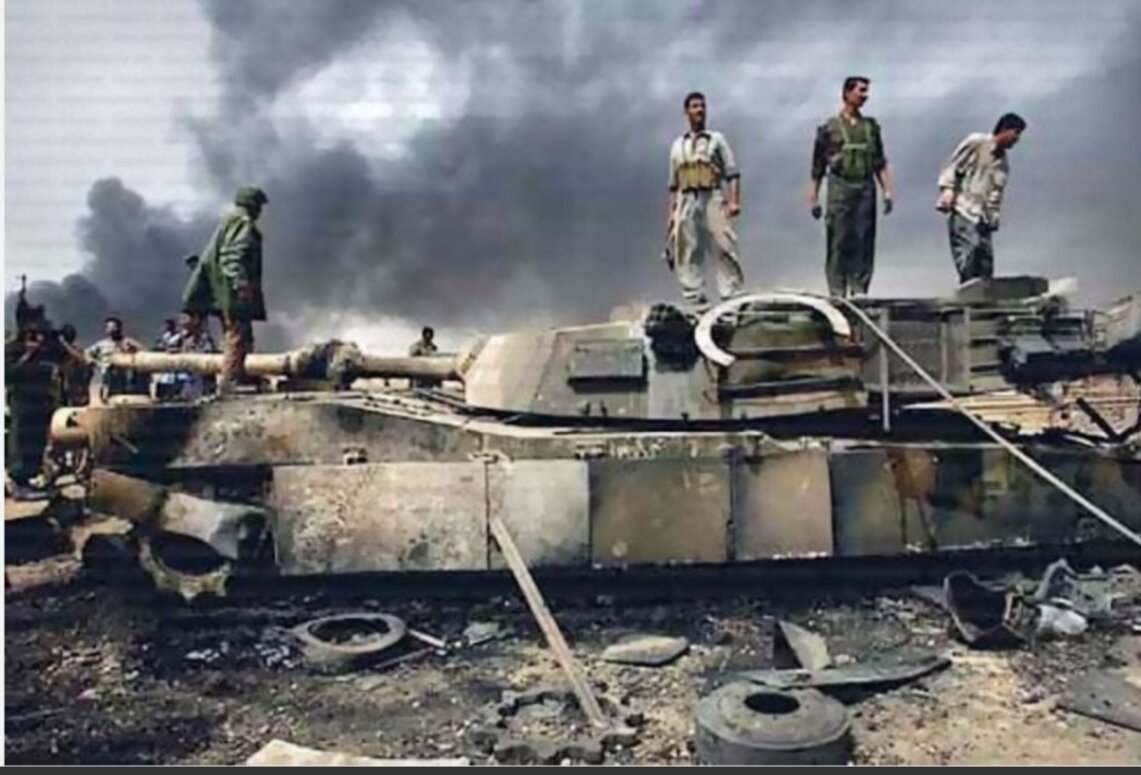 Горящий абрамс. Горящий абрамс. Подбитый челленджер на украине. Танк абрамс взрыв боекомплекта. M1 abrams в йемене.