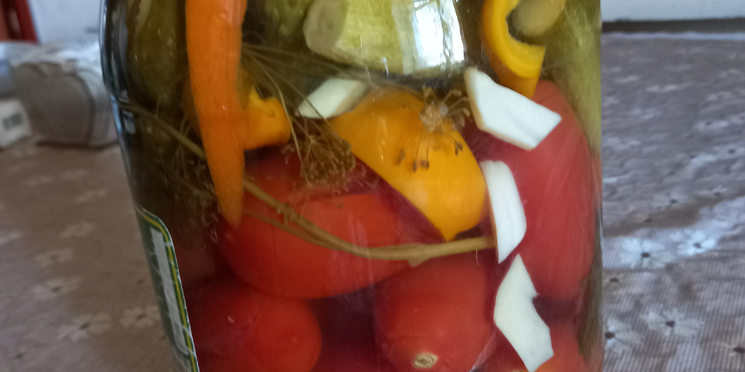 Тот самый "Глобус" - болгарское овощное ассорти на зиму из огурчиков и томатов