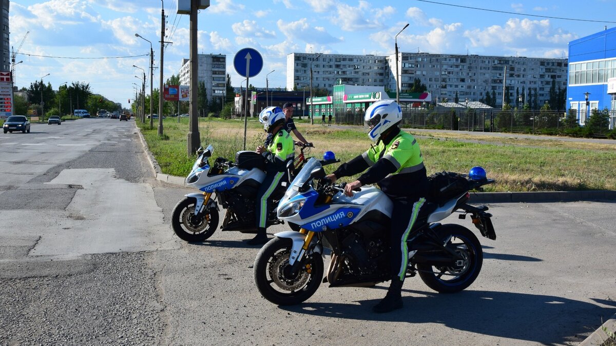     Все троя получили травмы.