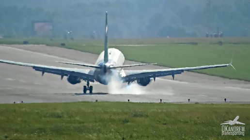 Роняют и ударяют о полосу. Аэрофобам и пилотам это лучше не видеть. Как ...