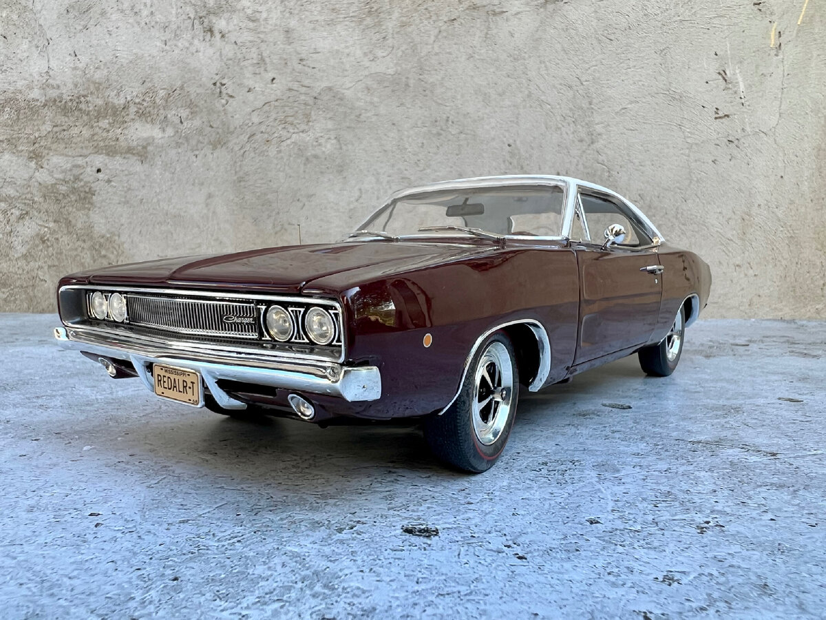 Пополнение в моей коллекции, на этот раз это Dodge Charger 1968 года от компании ERTL Authentics. Первый charger кстати в моей коллекции (если не считать Дайтону, про нее позже расскажу) модель 2009 года.