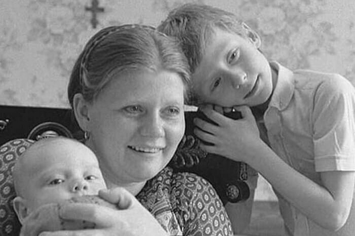 Ирина Муравьева с сыновьями, семейное фото, соцсети