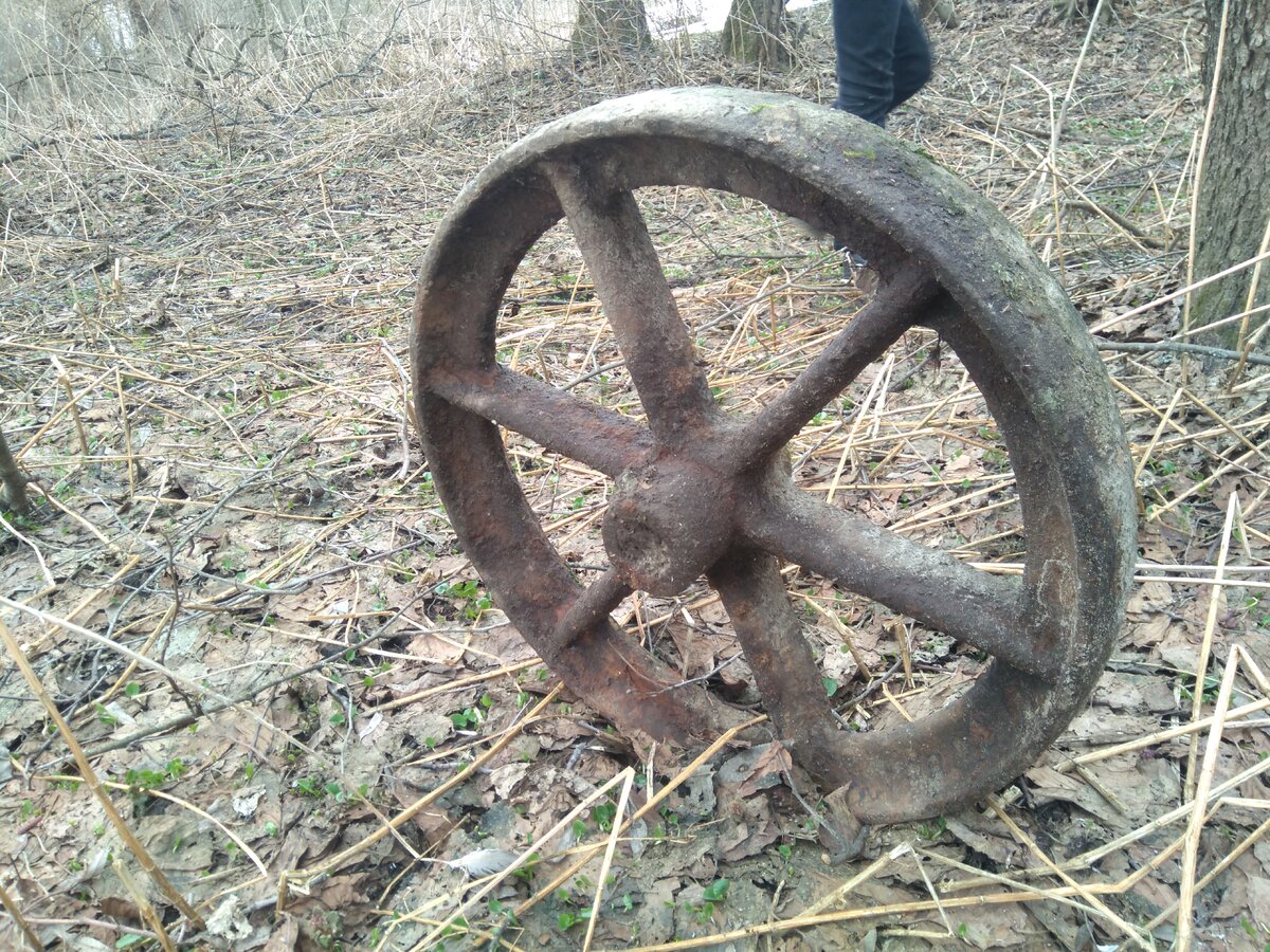 Как все "копатели" пропускали такой хабар?