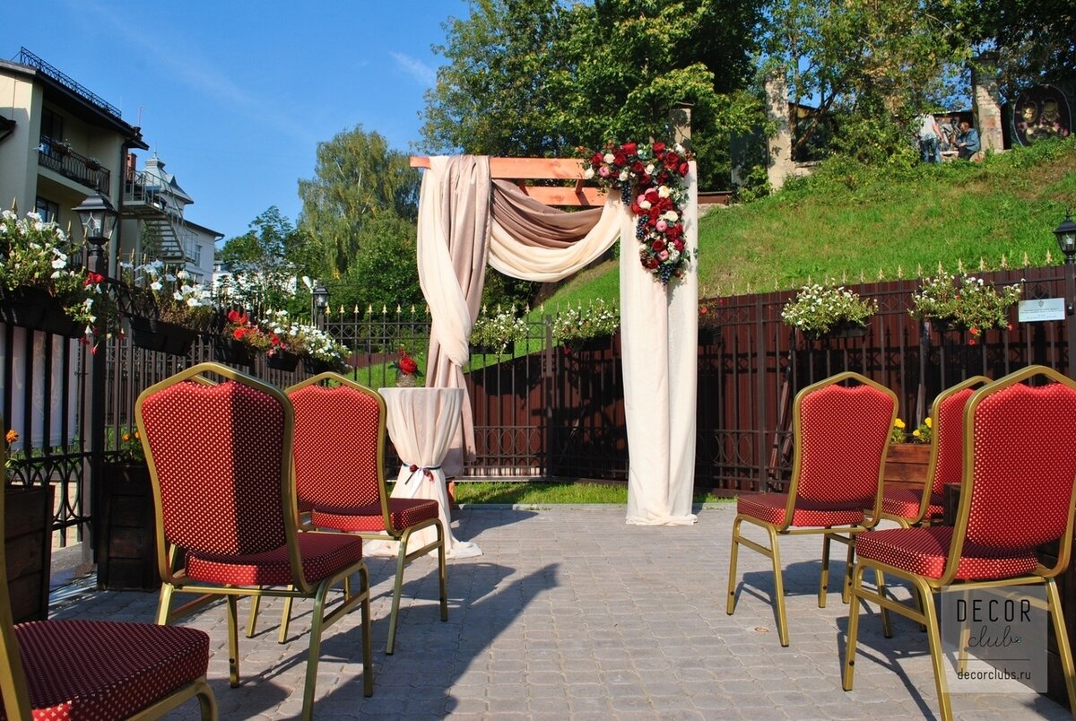 Фотография: арка для выездной регистрации от студии Decor Club 