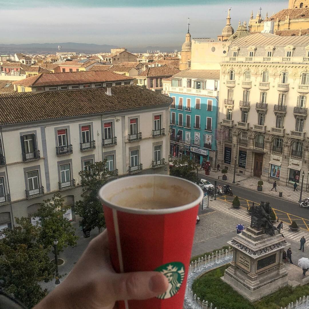 Вид из офиса в центре Гранады, где я раньше работала