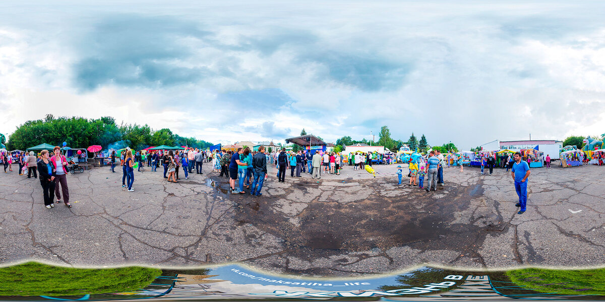 День посёлка Максатиха (Тверская область). На центральной площади. 2014 год.