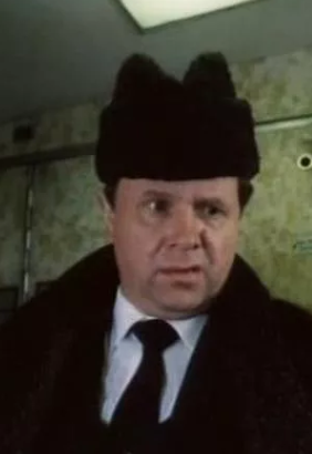 Кадр из фильма Самолет летит в Россию