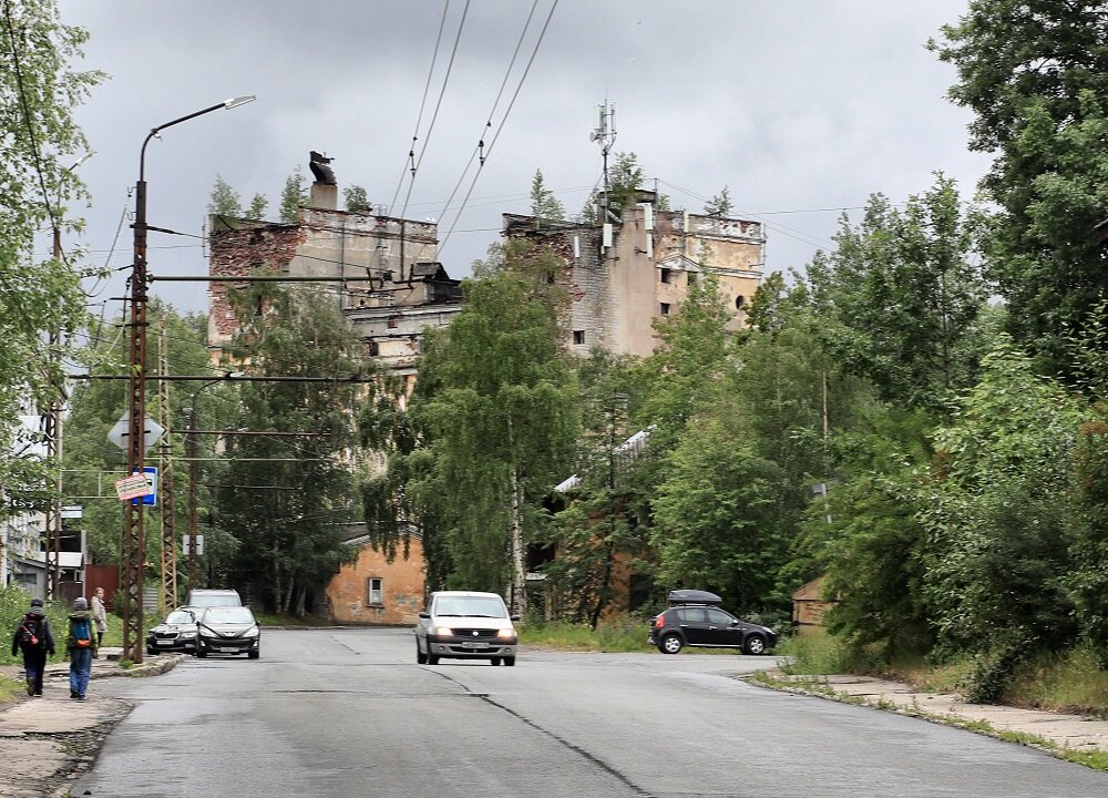 Вид на башни Петрозаводского пивзавода со стороны улицы Радищева