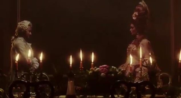 Неймар появляется на экране в платье в рекламе для Мео.