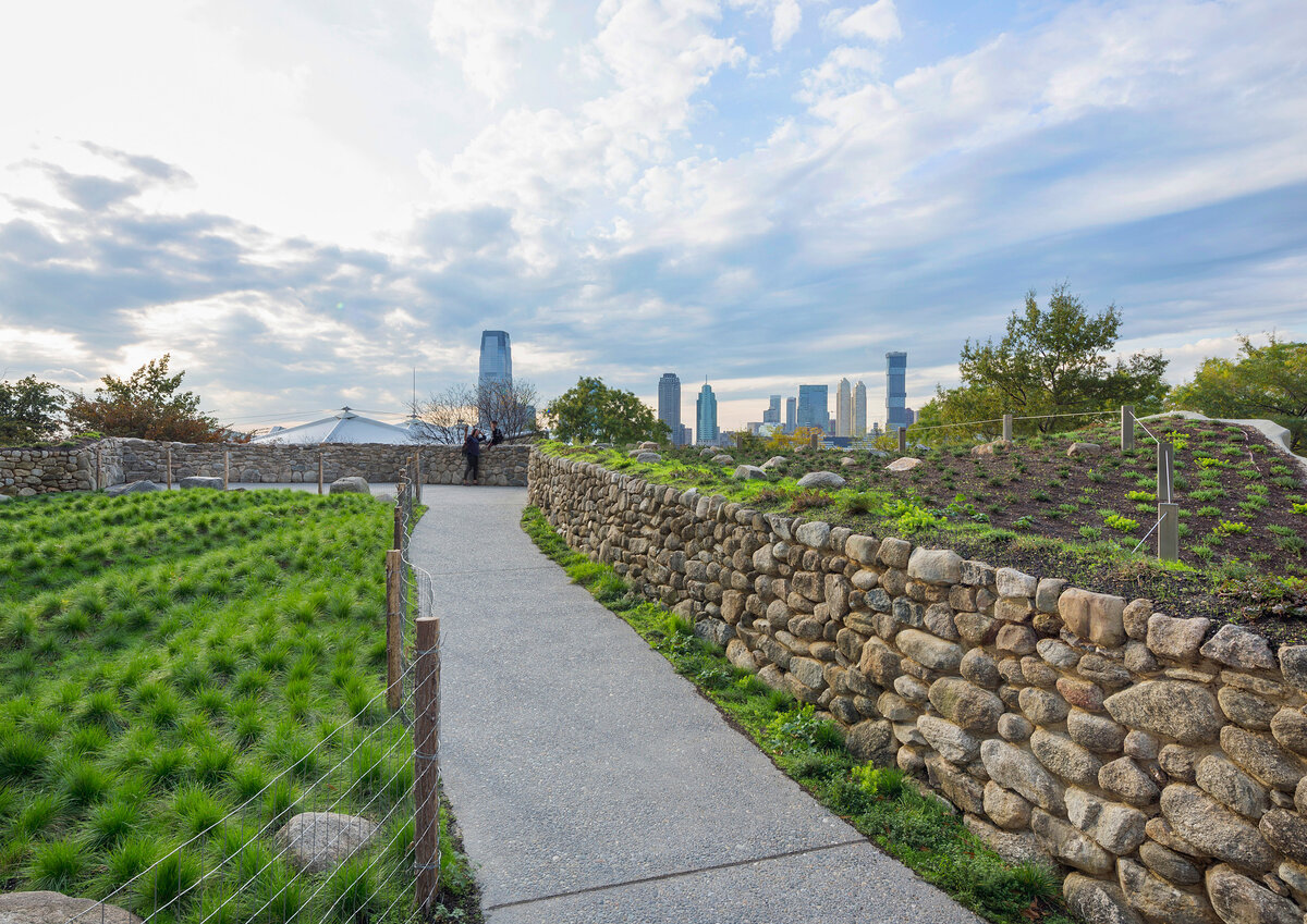 Мемориал жертвам Великого голода в Ирландии. Нью-Йорк, США. Фото: landscapeandurbanism.com