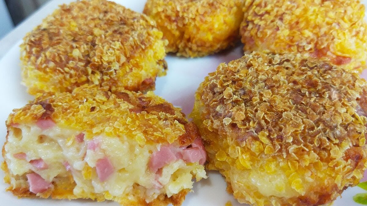 Аппетитные котлетки из сосисок и сыра (Фото из открытых источников) 