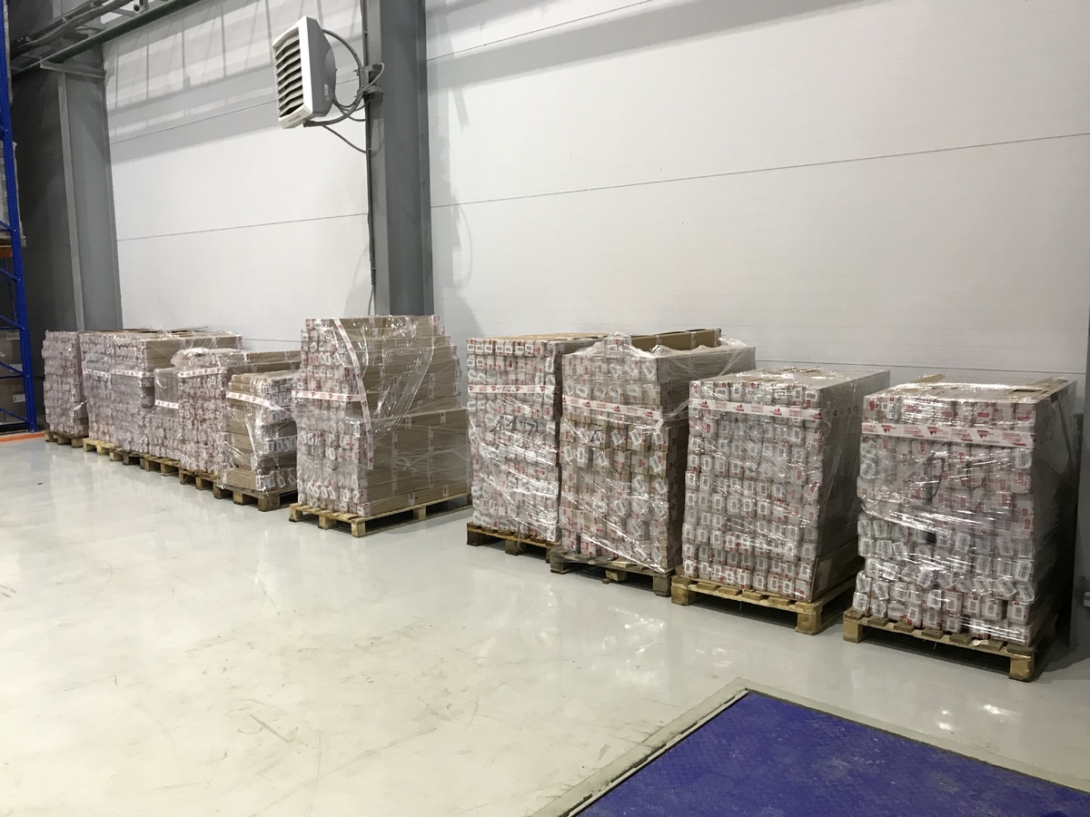 Светильники, много светильников, полторы тонны светильников