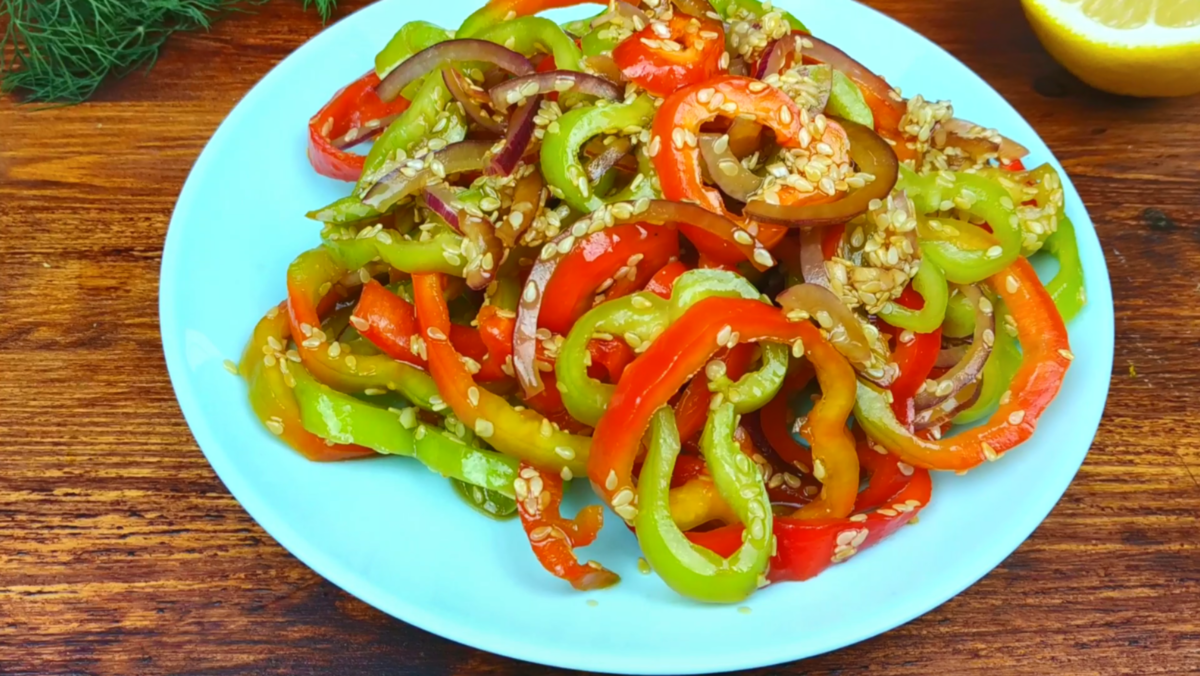 Салат огурец перец болгарский кунжут
