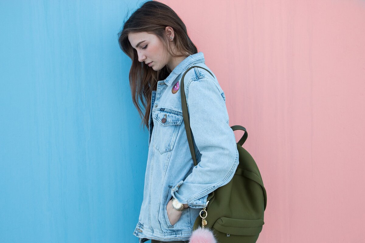 https://pixabay.com/photos/blue-denim-jacket-clothing-fashion-2564660/